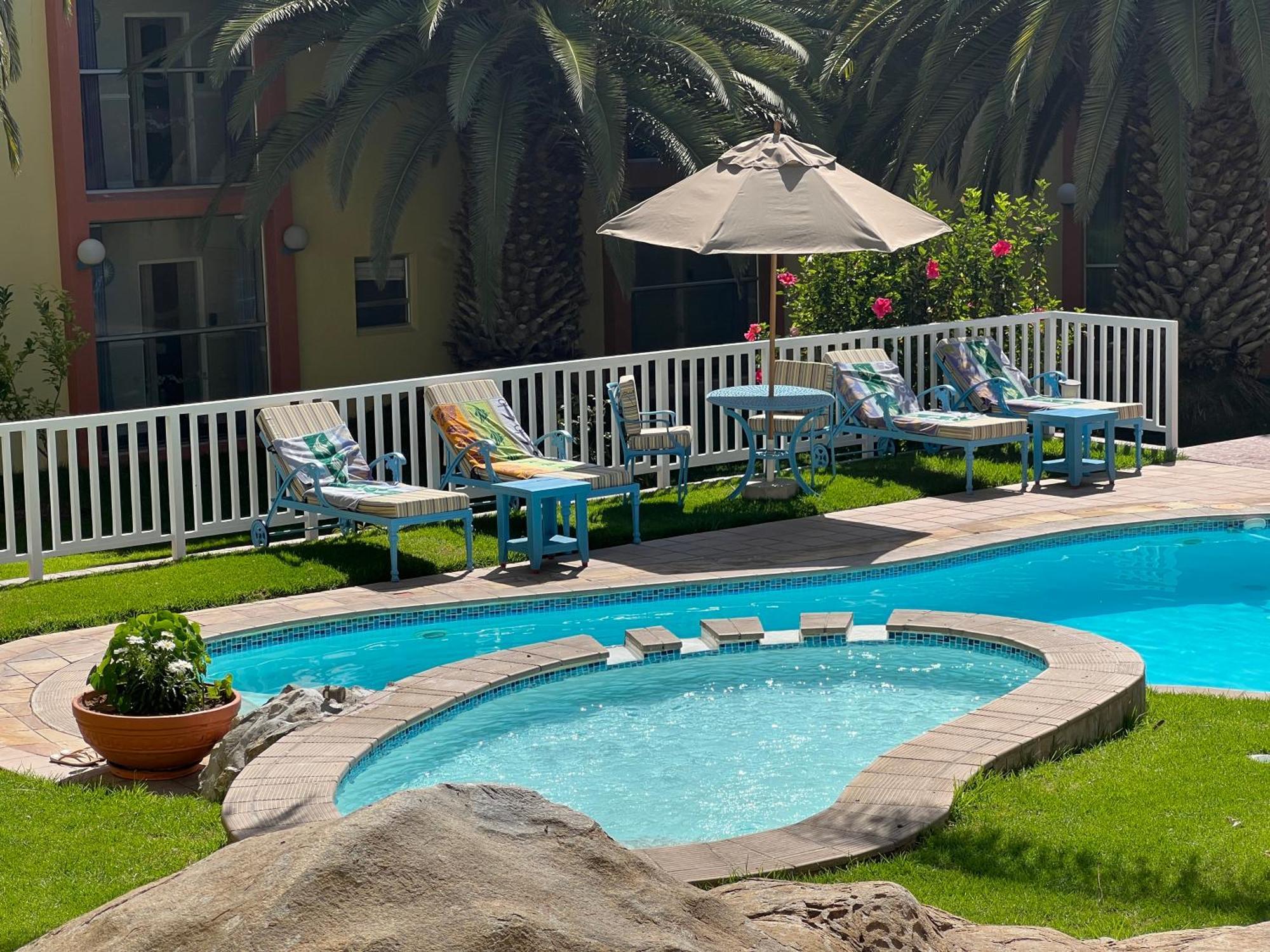 Luederitz Nest Hotel エクステリア 写真