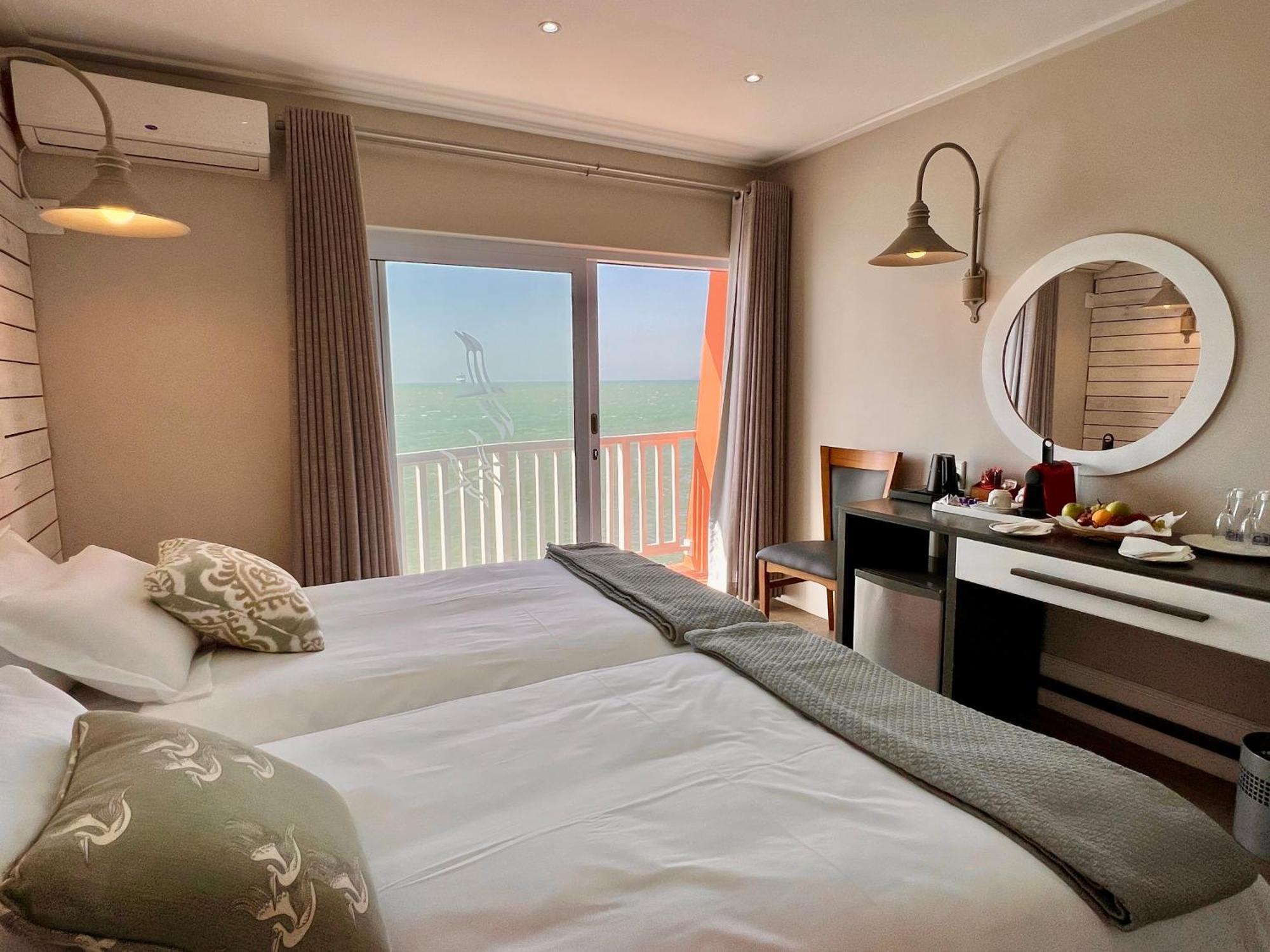 Luederitz Nest Hotel エクステリア 写真